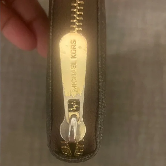 Michael Kors Signature Dark Brown Zip-Around Wallet - Picture 5 of 16